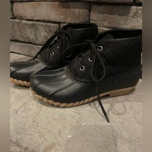 Women’s St John’s Bay Duck Boots size 6